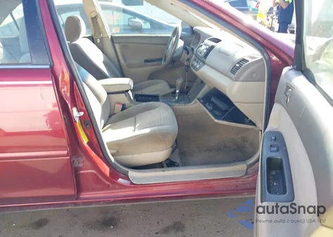 2005 Toyota Camry Le z USA, uszkodzony, nr VIN 4T1BE30K35U034183